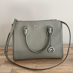 Micheal Kors Purse